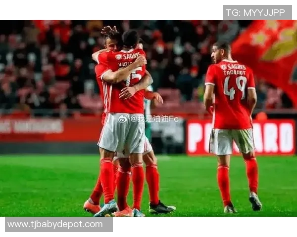 热刺在德甲赛场大胜莱比锡补时进球点燃全场激情