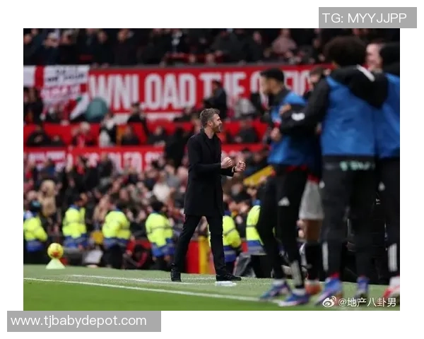 西甲赛场惊现冷门曼联凭乌龙球小胜热刺引发全场热议