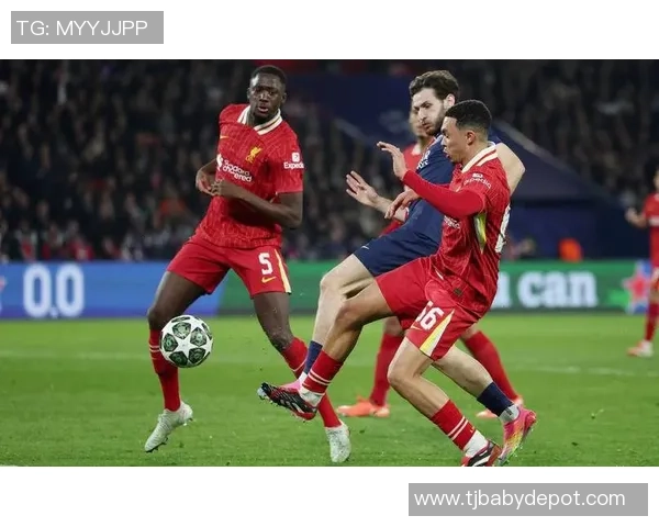 意甲惊现冷门曼联大胜利物浦引发争议判罚全场沸腾