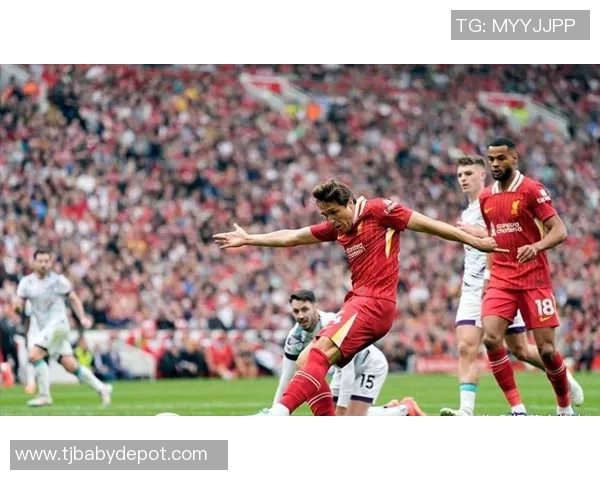 德甲精彩对决利物浦与尤文图斯战成平局转会传闻引发热议