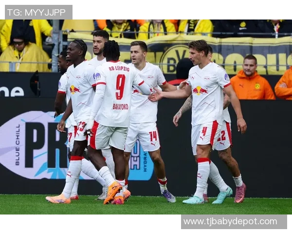 意甲激战：莱比锡与多特蒙德战平点球大战引发全场热烈反响