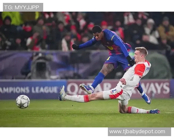 中超精彩对决曼联与巴萨激战成平补时进球引爆全场热情