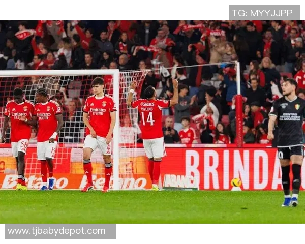 那不勒斯友谊赛大胜阿森纳帽子戏法引发全场狂欢战术解析 那不勒斯友谊赛大胜阿森纳帽子戏法引发全场狂欢战术解析