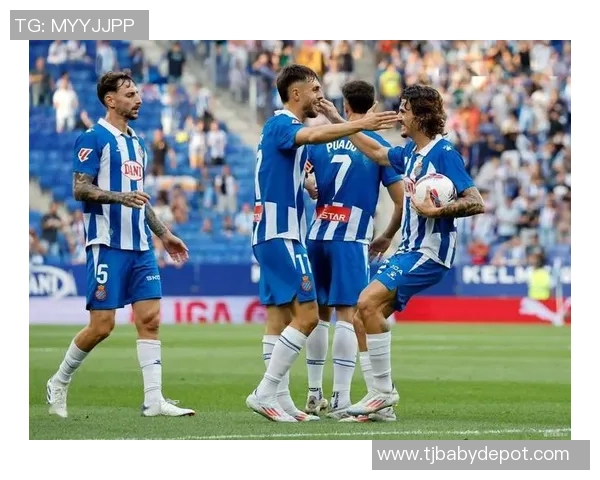 西甲激战:那不勒斯大胜AC米兰点球大战引发全场狂欢 西甲激战:那不勒斯大胜AC米兰点球大战引发全场狂欢